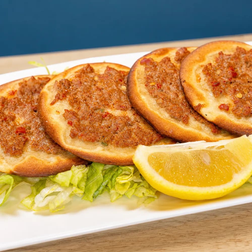 لحم بعجين صغير